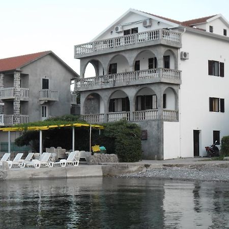 Apartments Petrovic 티바트 외부 사진