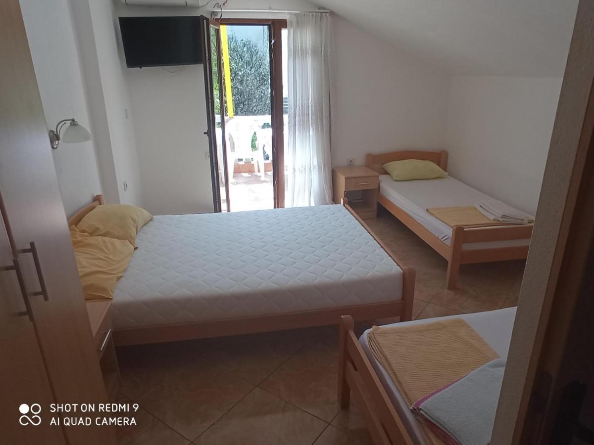 Apartments Petrovic 티바트 외부 사진