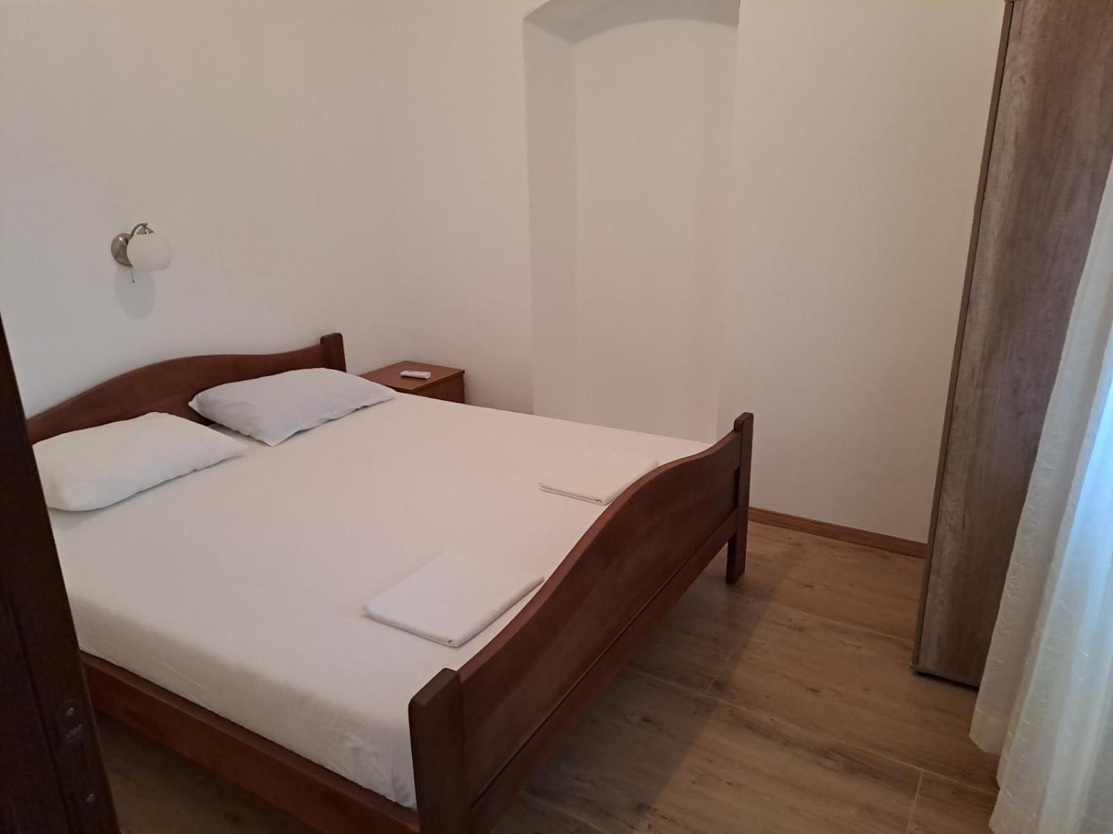 Apartments Petrovic 티바트 외부 사진