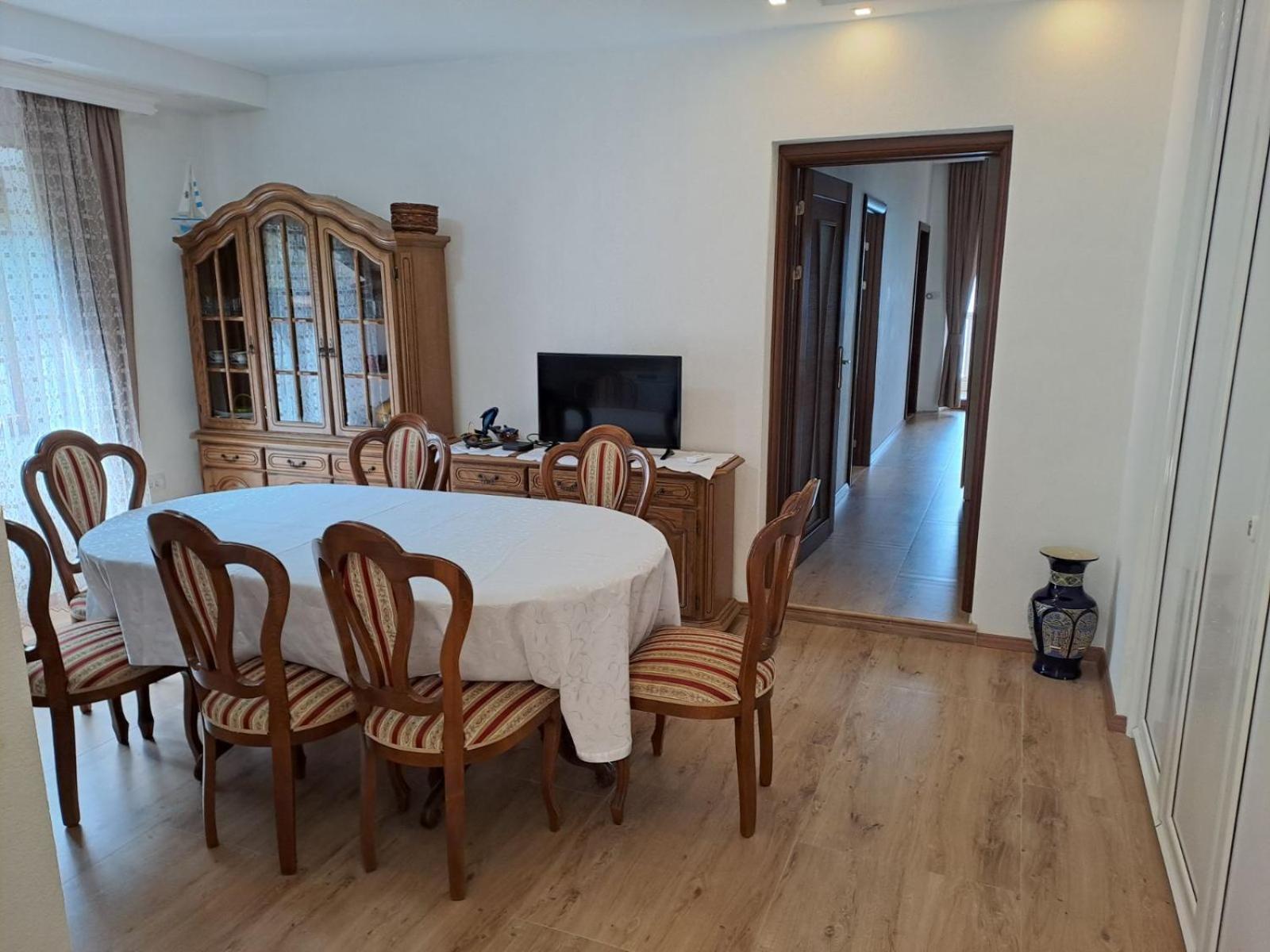 Apartments Petrovic 티바트 외부 사진