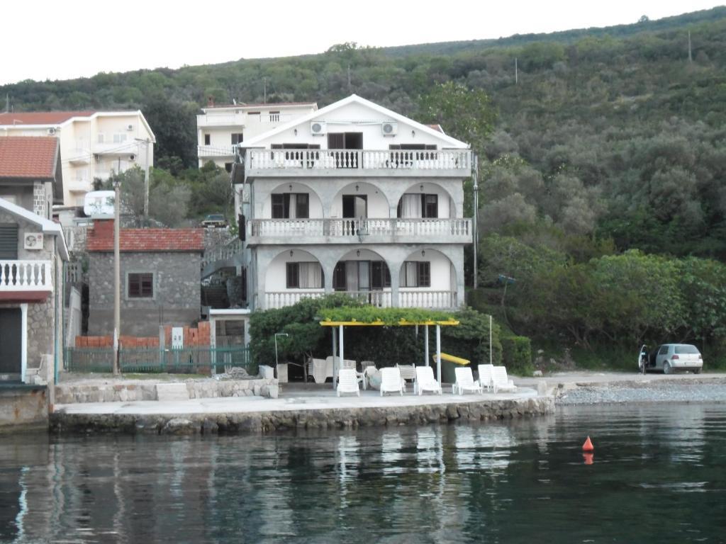 Apartments Petrovic 티바트 외부 사진